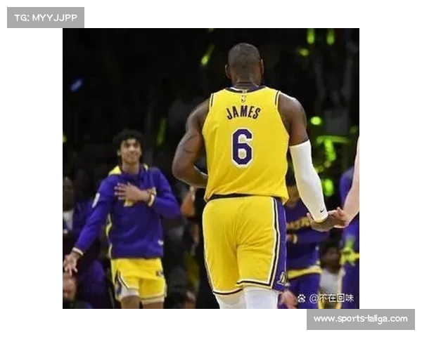 雷迪克回应湖人失利,承认球队弱点反复被对手利用 雷迪克回应湖人失利,承认球队弱点反复被对手利用